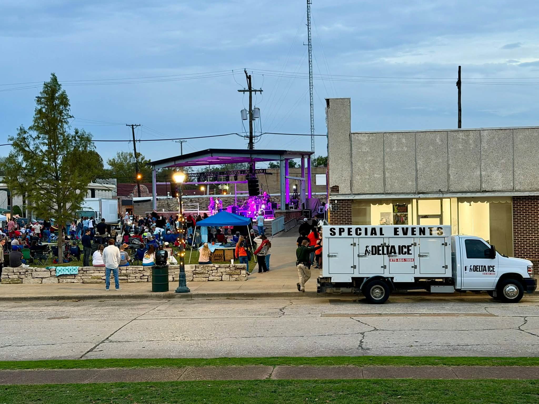 Delta Ice Special Events and Commercial Delivery Truck in Newport AR